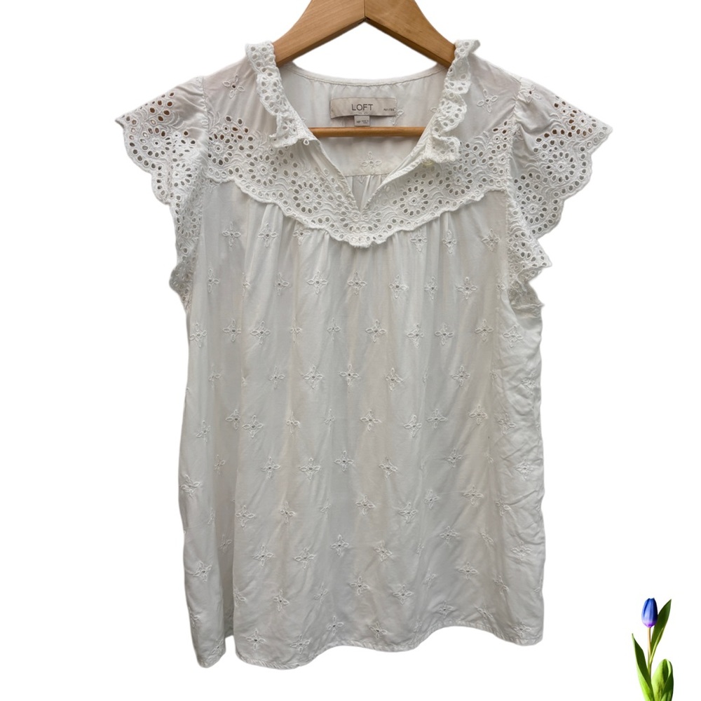 LOFT Women's White Eyelet Top Size Medium Petite